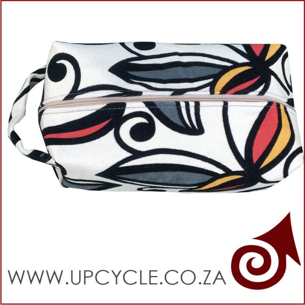 Upcycled billboard Utility bags - Image 6
