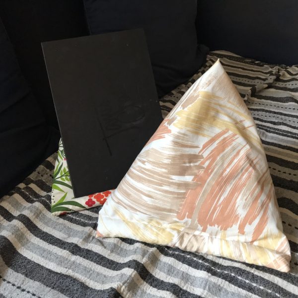 Tablet bean bag from upcycled fabrics - Image 2