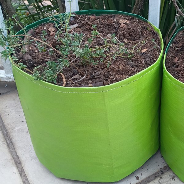 Planter bags crafted from sturdy billboard banners - Image 5